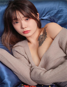 被猴群抚养的女孩